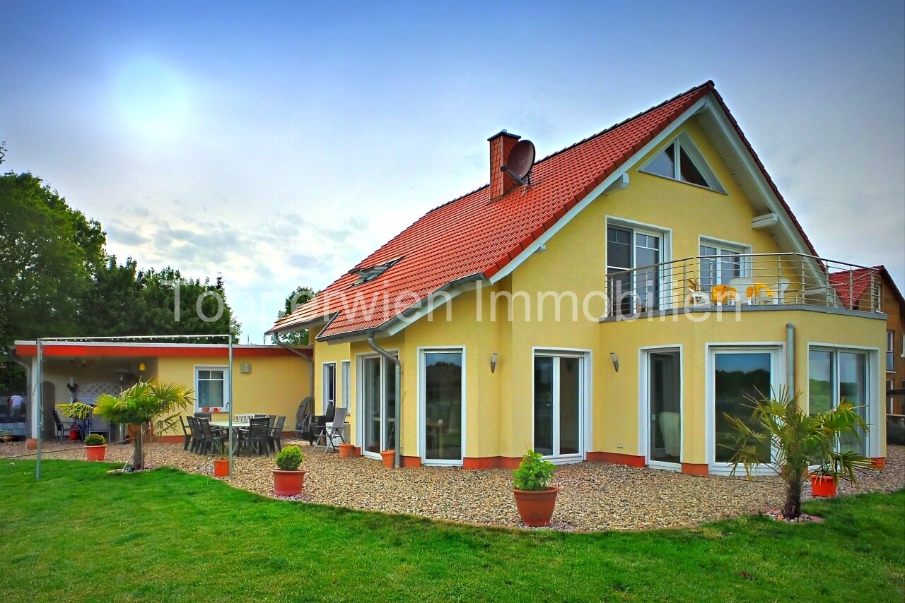 Uetze: Wunderschönes Einfamilienhaus mit großem Grundstück zu verkaufen  Uetze: Wunderschönes Einfamilienhaus mit großem Grundstück zu verkaufen