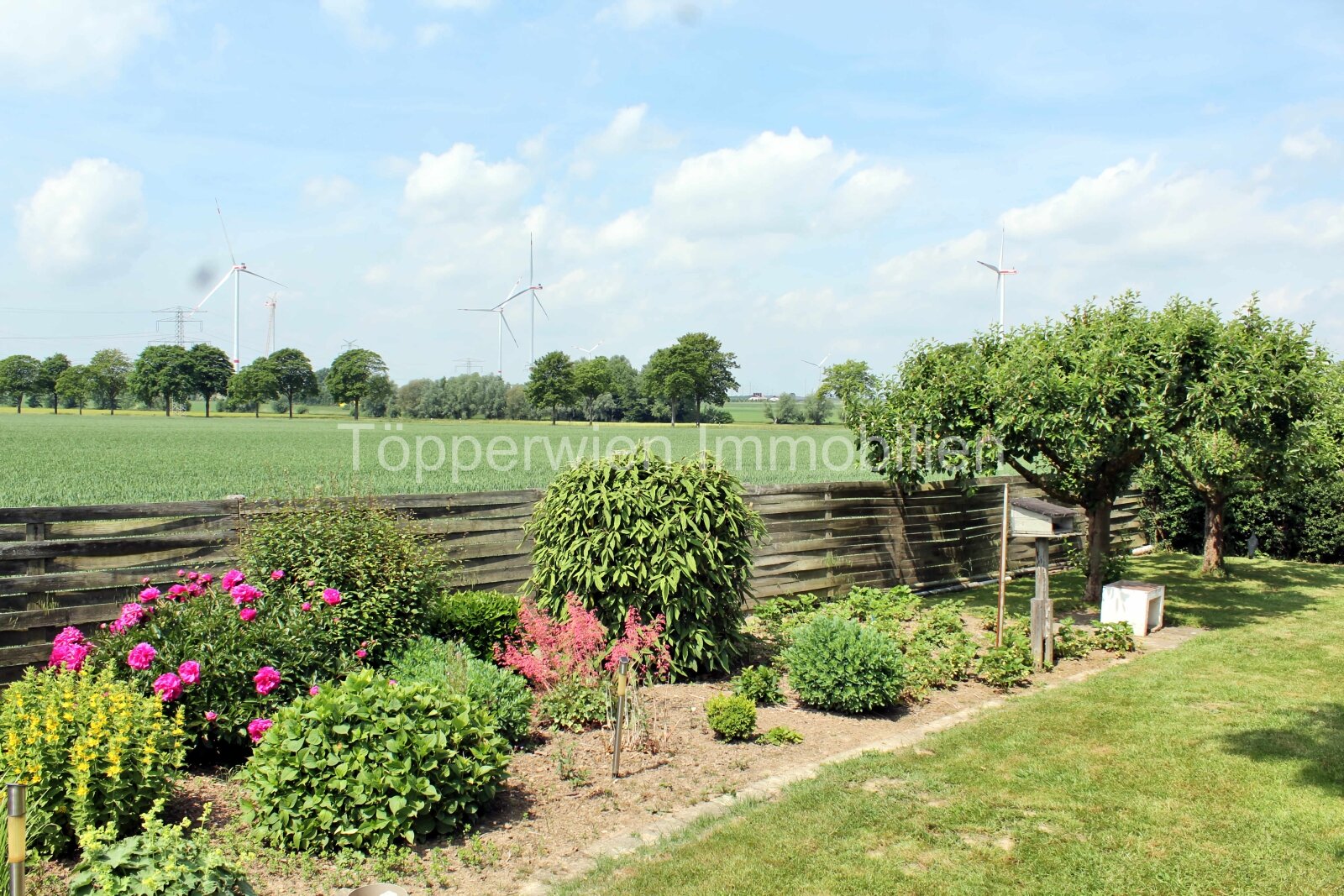 VerkauftT!!! Einfamilienhaus mit wunderschönen Fernblick, Garage, großer Terrasse und Balkon 