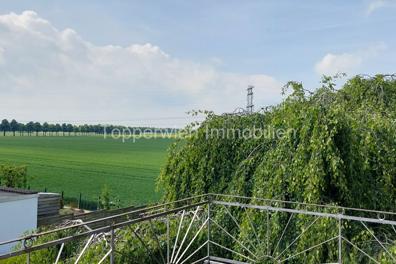 VerkauftT!!! Einfamilienhaus mit wunderschönen Fernblick, Garage, großer Terrasse und Balkon 