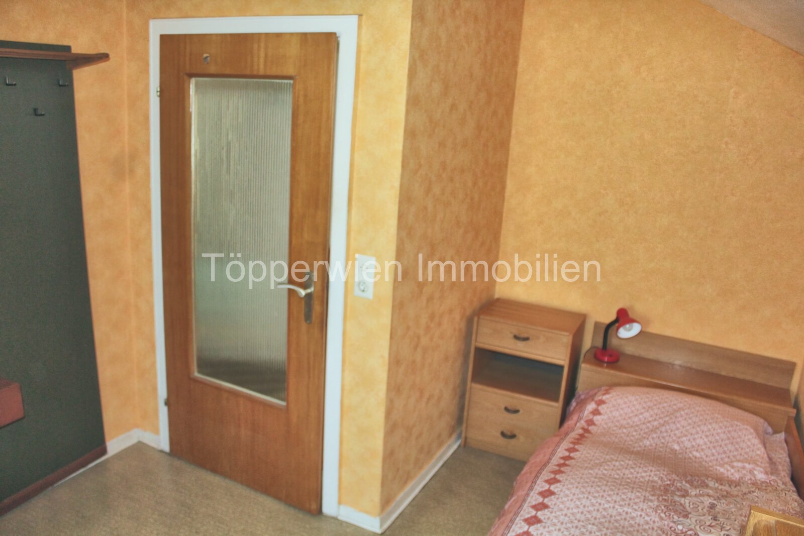 VerkauftT!!! Einfamilienhaus mit wunderschönen Fernblick, Garage, großer Terrasse und Balkon 