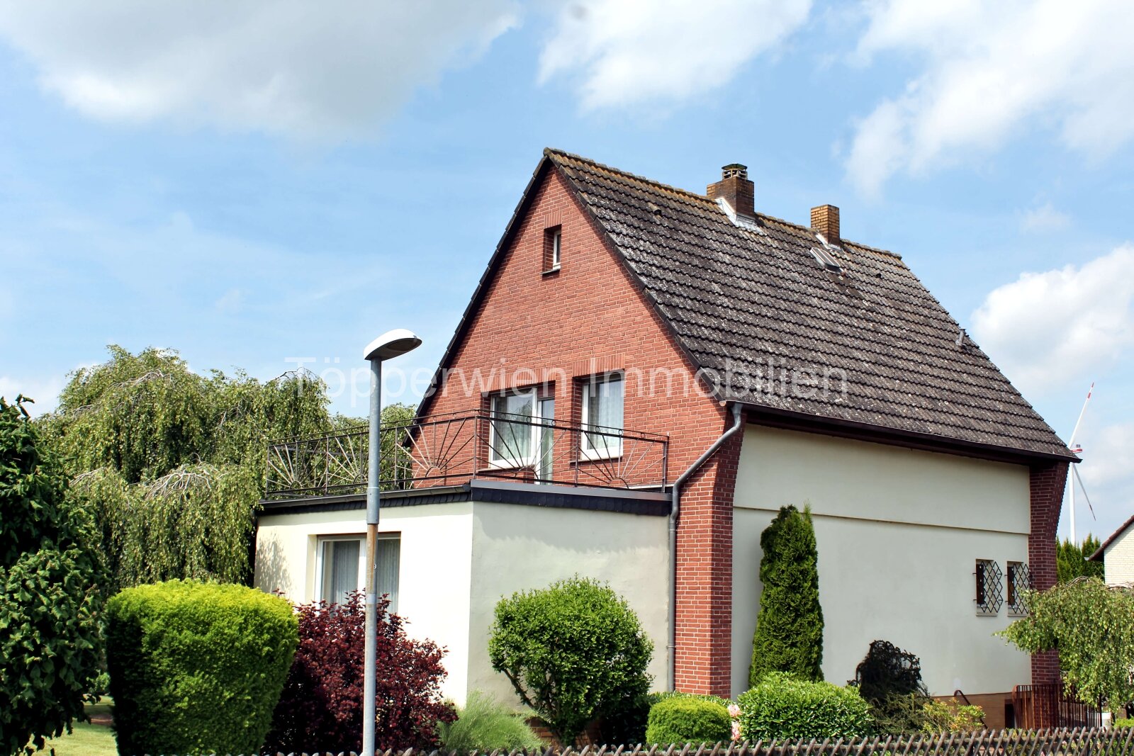 VerkauftT!!! Einfamilienhaus mit wunderschönen Fernblick, Garage, großer Terrasse und Balkon 
