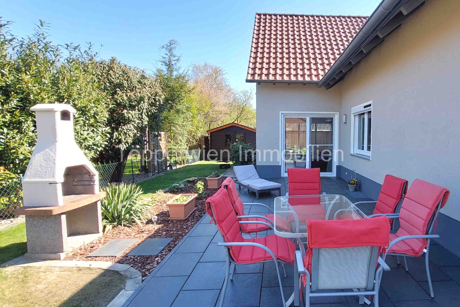 VERKAUFT!!! Provisionsfrei, 4 Zimmerwohnung Top renoviert mit eigenem Garten, Keller, Sauna, Garage, Terrassen