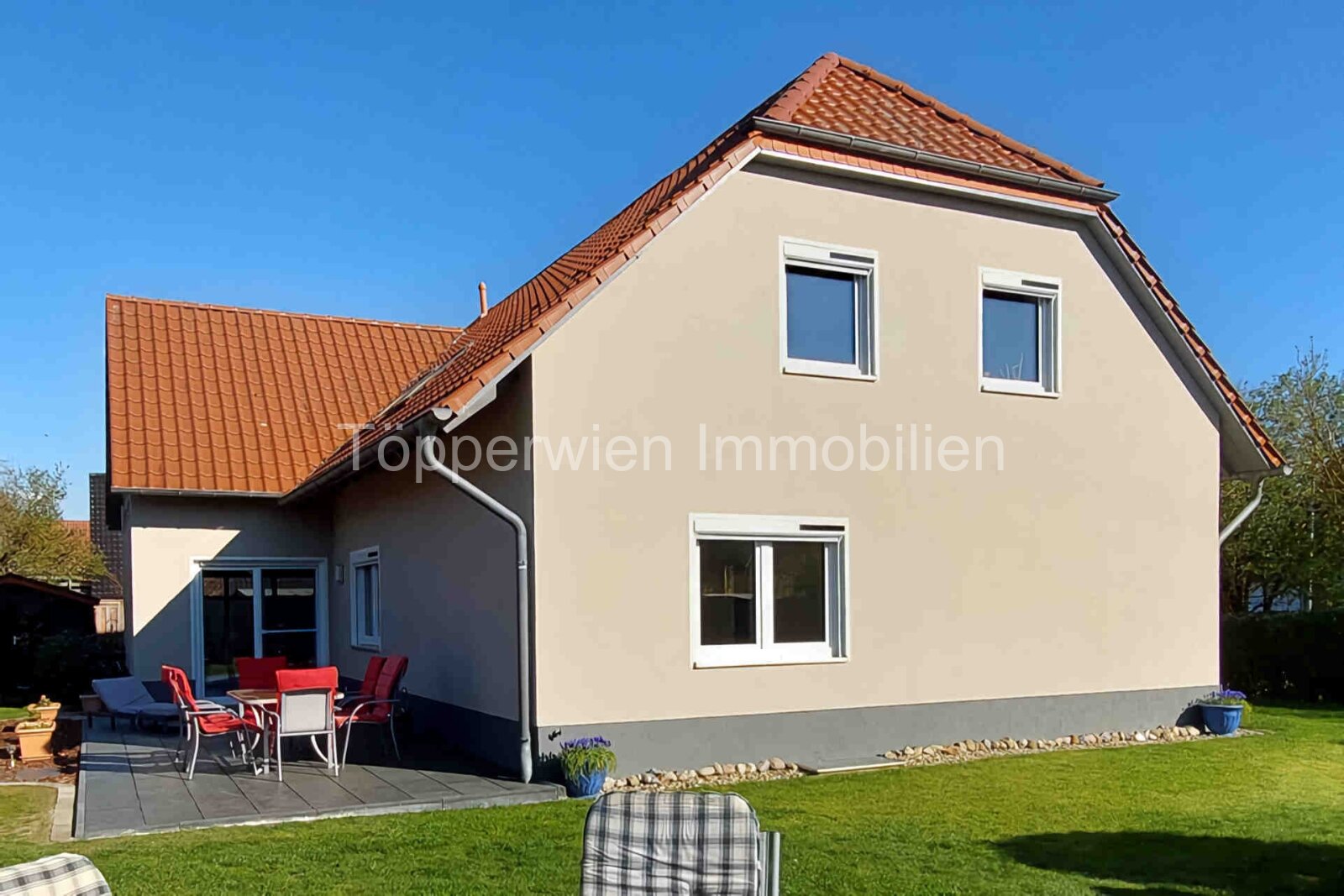 VERKAUFT!!! Provisionsfrei, 4 Zimmerwohnung Top renoviert mit eigenem Garten, Keller, Sauna, Garage, Terrassen