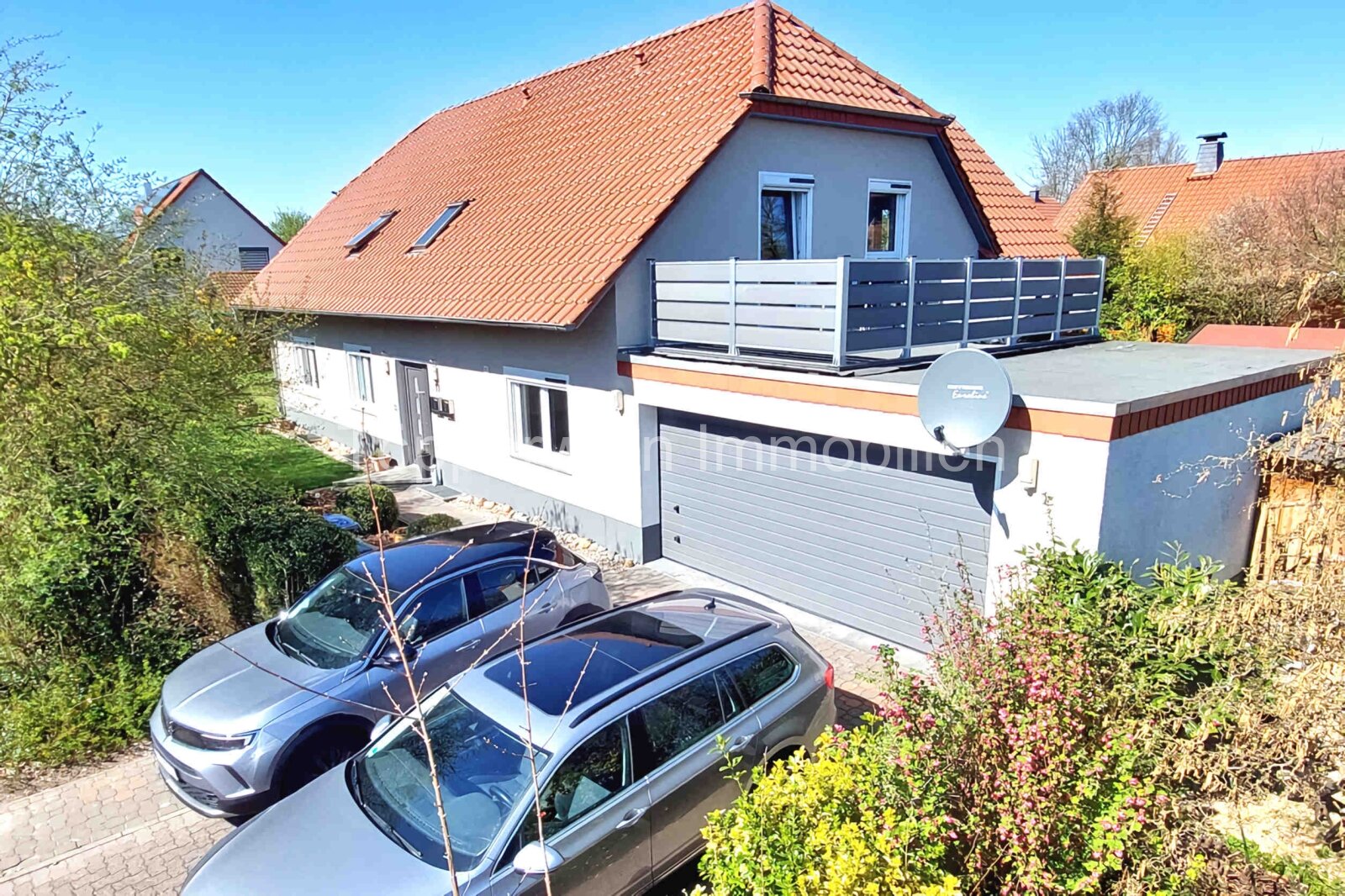 VERKAUFT!!! Provisionsfrei, 4 Zimmerwohnung Top renoviert mit eigenem Garten, Keller, Sauna, Garage, Terrassen