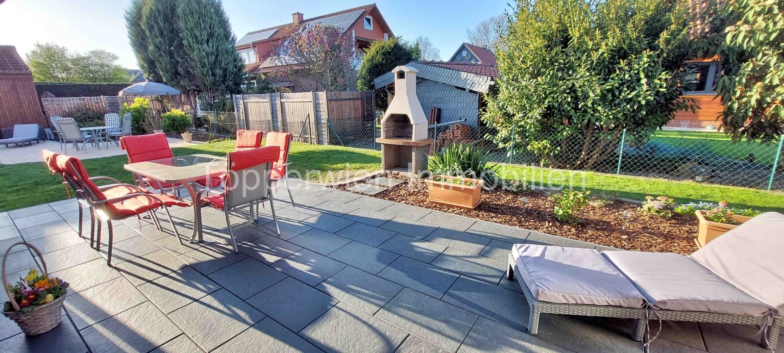 VERKAUFT!!! Provisionsfrei, 4 Zimmerwohnung Top renoviert mit eigenem Garten, Keller, Sauna, Garage, Terrassen