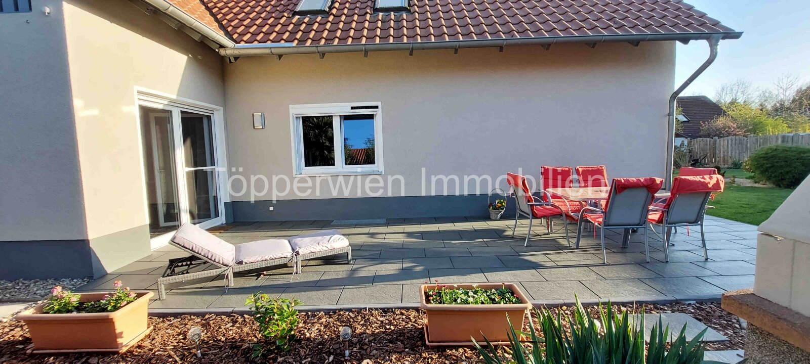 VERKAUFT!!! Provisionsfrei, 4 Zimmerwohnung Top renoviert mit eigenem Garten, Keller, Sauna, Garage, Terrassen