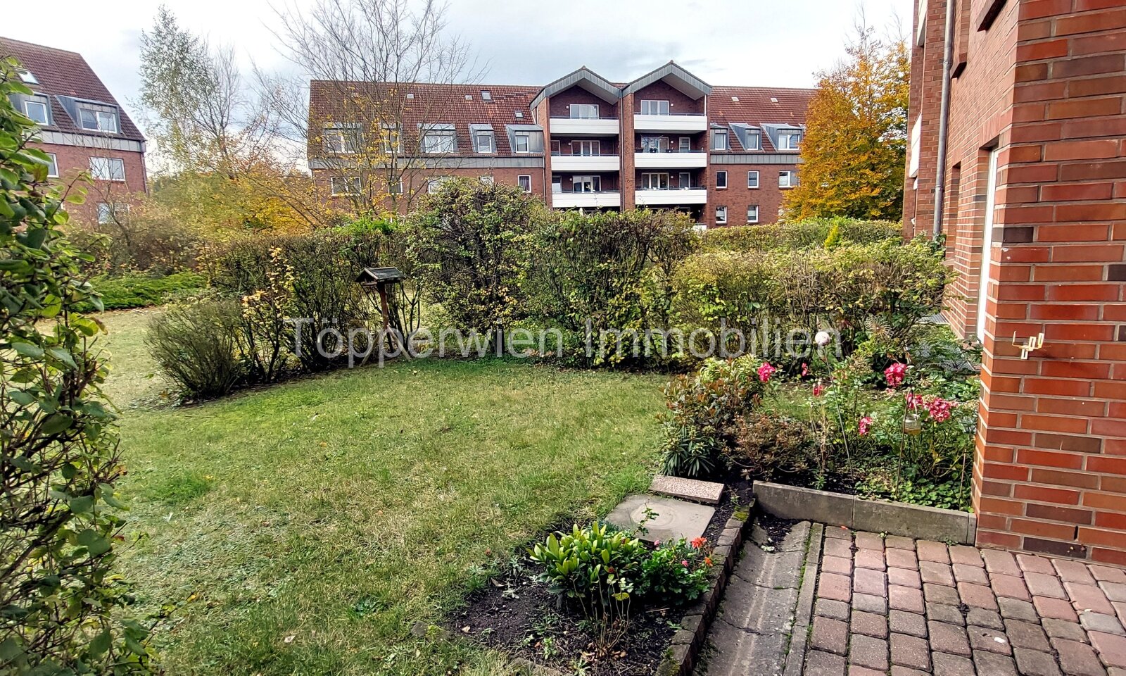 Verkauft! Tierpark vor der Tür, schönes Wohnen im Erdgeschoss mit Terrasse