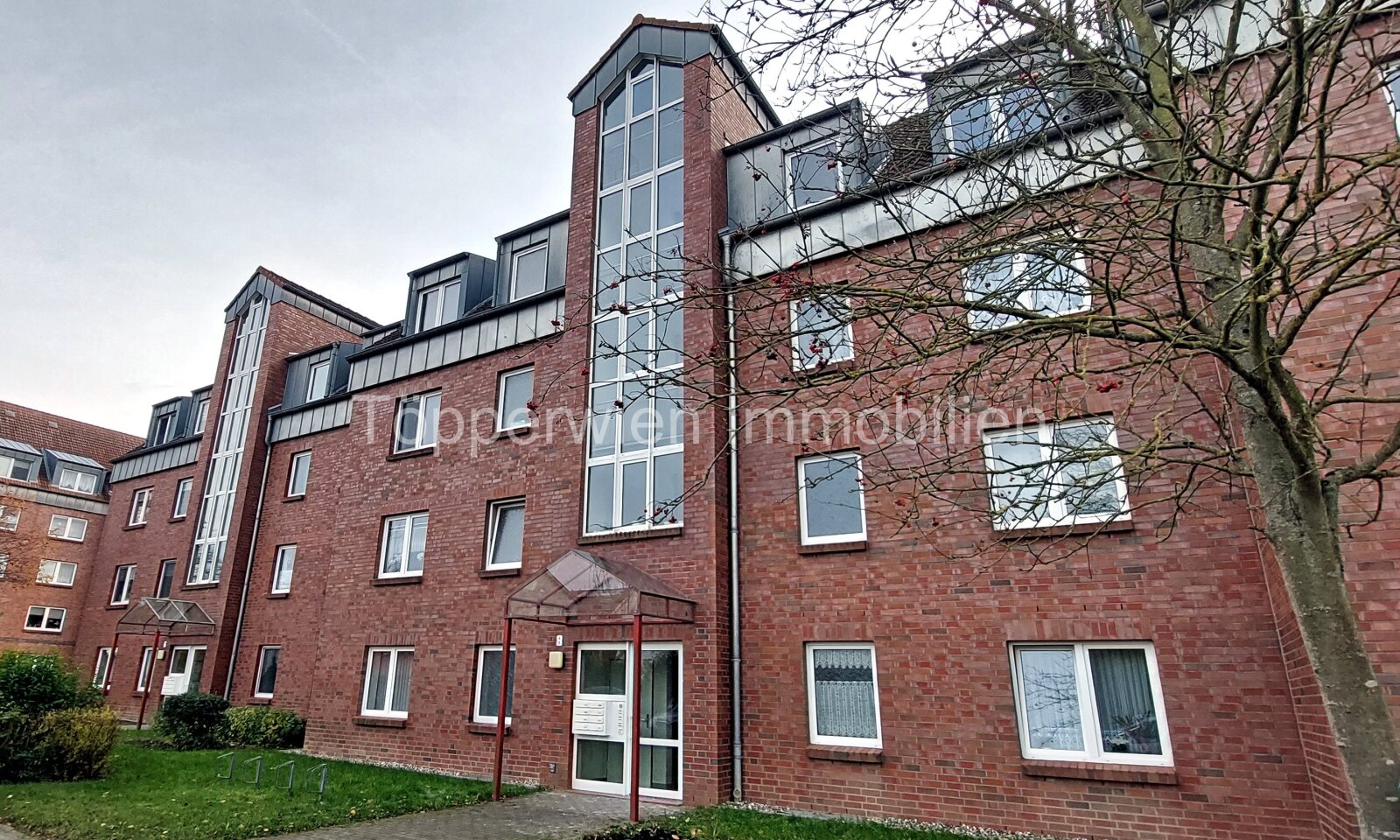 Verkauft! Tierpark vor der Tür, schönes Wohnen im Erdgeschoss mit Terrasse