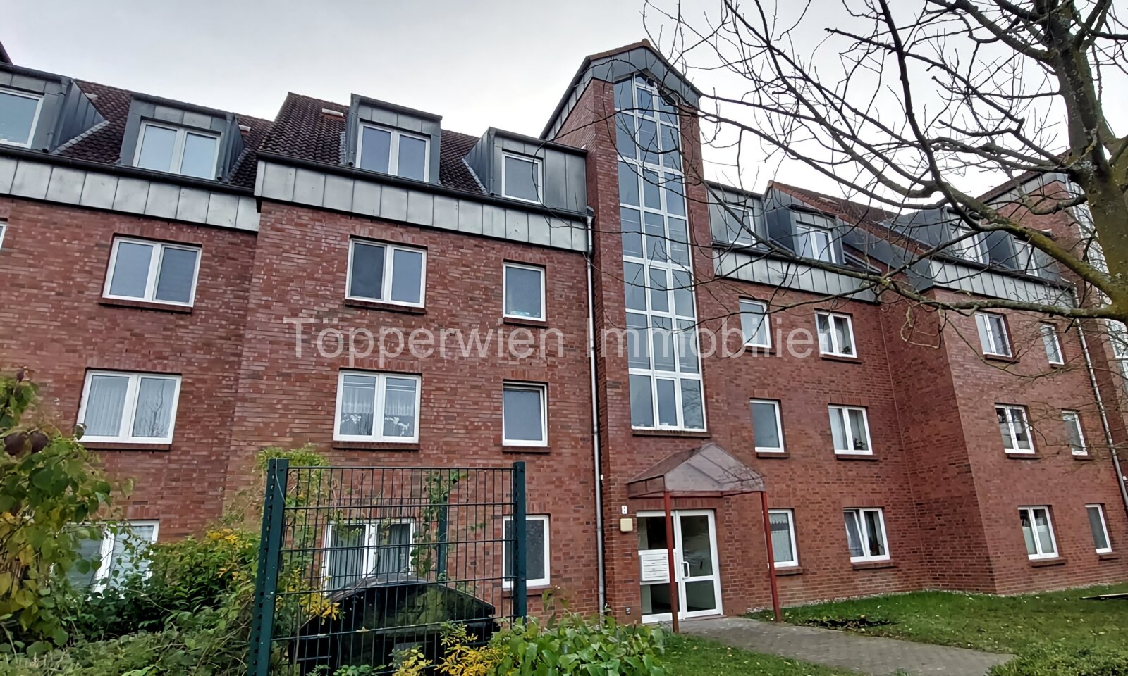 Verkauft! Tierpark vor der Tür, schönes Wohnen im Erdgeschoss mit Terrasse