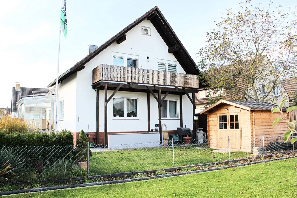 Burgdorf: Saniertes Zweifamilienhaus mit Tiefgarage und Sommergarten in bester Lage von Burgdorf zu verkaufen  Burgdorf: Saniertes Zweifamilienhaus mit Tiefgarage und Sommergarten in bester Lage von Burgdorf zu verkaufen