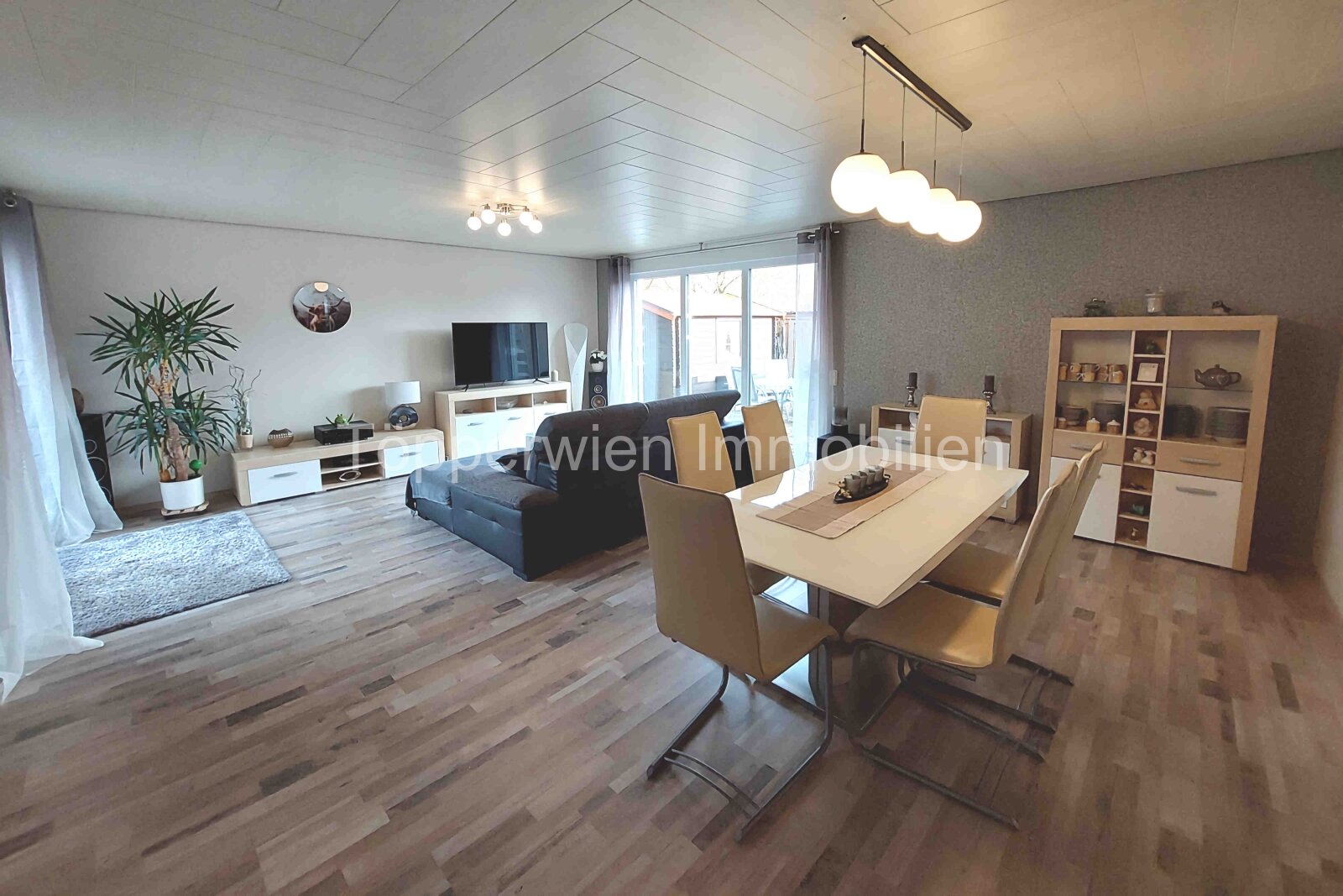 Wohn- und Esszimmer Erdgeschoss Wohn- und Esszimmer Erdgeschoss