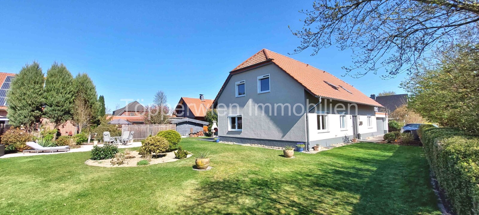 Ansicht Haus mit Garten Ansicht Haus mit Garten