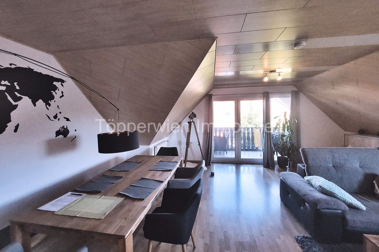 Wohn- und Esszimmer Dachgeschoss Wohn- und Esszimmer Dachgeschoss